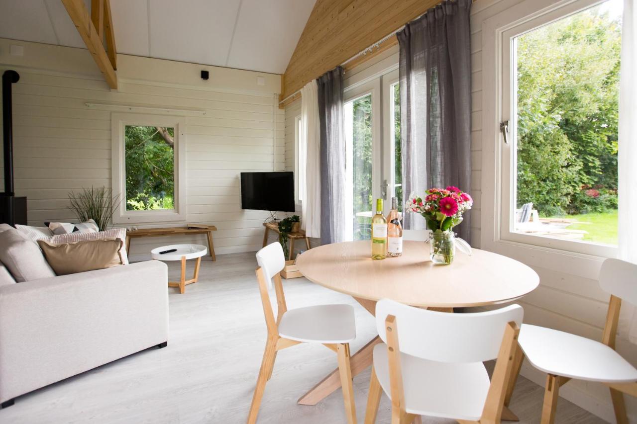 Chalet Met Loft - Vakantiepark De Schreiershoek Dokkum Esterno foto